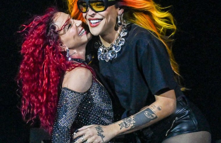 Pabllo Vittar faz participação especial em show de Priscilla e entrega muito carisma